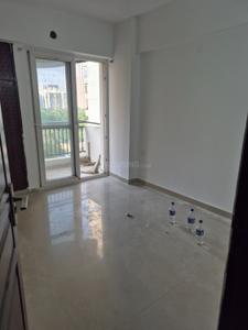 Bedroom Image of 1050 Sq.ft 2.5 BHK Apartment / Flat for rent in Sethi Max Royal, Sector 76 Noida for Rs. 29500