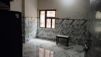 Bedroom Image of 700 Sq.ft 2 BHK Independent House for rent in Mandoli New Delhi for Rs. 10000