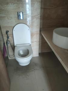 Common Bathroom Image of 1250 Sq.ft 3 BHK Apartment / Flat for sale in Nahar Camellia Apartment, Powai Mumbai for Rs. 30900000