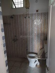 Bathroom Image of 850 Sq.ft 1 BHK Builder Floor for rent in Delight Homes, Jankipuram Lucknow for Rs. 15000