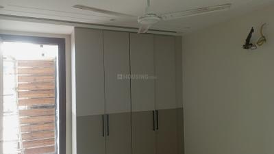 Bedroom Image of 1350 Sq.ft 4 BHK Builder Floor for sale in Pitampura New Delhi for Rs. 22500000