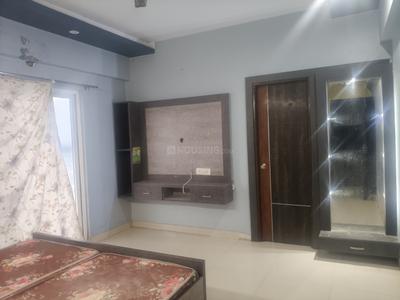 Bedroom Image of 1800 Sq.ft 3 BHK Builder Floor for rent in Paramount Golfforeste Villas, Surajpur Greater Noida for Rs. 30000