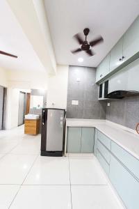 Kitchen Image of 1449 Sq.ft 3 BHK Apartment / Flat for sale in Bopal Ahmedabad for Rs. 9000000