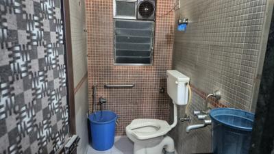 Bathroom Image of 550 Sq.ft 1 BHK Apartment / Flat for sale in Malad West Mumbai for Rs. 11500000