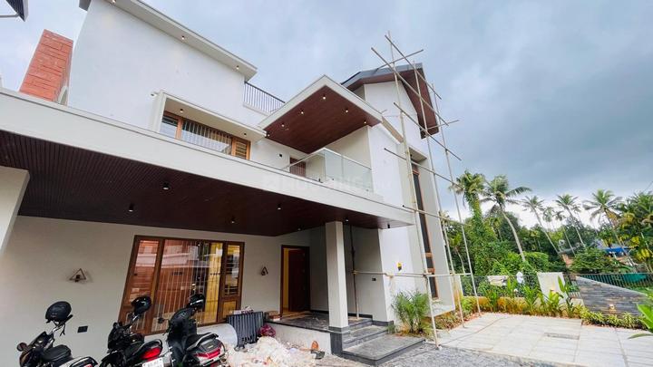 Kakkanad Main Image 1