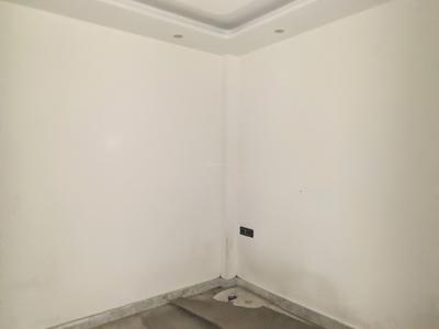 Bedroom Image of 1400 Sq.ft 3 BHK Builder Floor for sale in Shakurpur New Delhi for Rs. 13000000