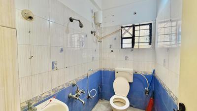 Bathroom Image of 1175 Sq.ft 2 BHK Apartment / Flat for rent in Mathikere Bengaluru for Rs. 30000