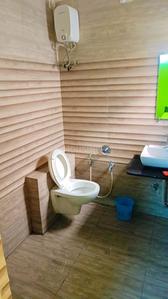 Bathroom Image of Girls PG AT Race Crouse 7096211259 in Race Course, Vadodara