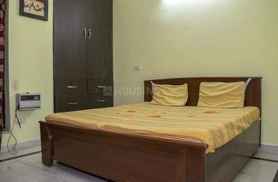 Bedroom Image of 1500 Sq.ft 1 BHK Independent House for rent in Sector 30 Noida for Rs. 23000