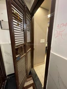 Kitchen Image of 900 Sq.ft 3 BHK Builder Floor for rent in Uttam Nagar New Delhi for Rs. 25000