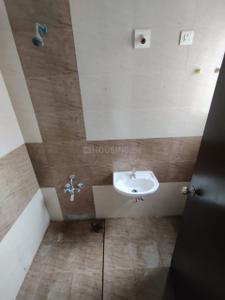 Bathroom Image of 1331 Sq.ft 3 BHK Apartment / Flat for rent in Narayan Essenza, Bhayli Vadodara for Rs. 16000