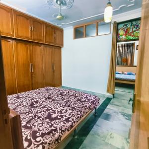 Bedroom Image of 1000 Sq.ft 2 BHK Builder Floor for rent in Lajpat Nagar New Delhi for Rs. 46500