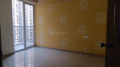 Image of 1340 Sq.ft 3 BHK Apartment / Flat for rent in Prateek Grand City, Siddharth Vihar, Ghaziabad for Rs. 30000