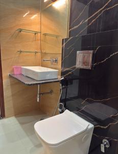 Bathroom Image of 2000 Sq.ft 2 BHK Villa for rent in Dayal Bagh Agra for Rs. 15000