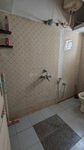 Bathroom Image of 950 Sq.ft 2 BHK Independent House for rent in Murugeshpalya Bengaluru for Rs. 33000