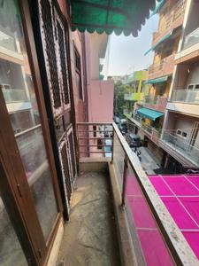 Balcony Image of 750 Sq.ft 2 BHK Builder Floor for sale in Janakpuri New Delhi for Rs. 11000000