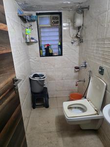 Bathroom Image of 525 Sq.ft 1 BHK Apartment / Flat for rent in Kandivali East Mumbai for Rs. 35000