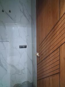 Common Bathroom Image of 1050 Sq.ft 2 BHK Apartment / Flat for sale in Sector 73 Noida for Rs. 4200000