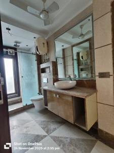 Bathroom Image of 3600 Sq.ft 4 BHK Builder Floor for sale in Safdarjung Enclave New Delhi for Rs. 150000000