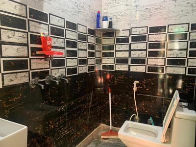 Bathroom Image of 846 Sq.ft 3 BHK Builder Floor for rent in Burari New Delhi for Rs. 14000