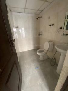 Bathroom Image of 1700 Sq.ft 3 BHK Apartment / Flat for sale in Amrapali Crystal Homes Phase 1, Sector 76 Noida for Rs. 23000000