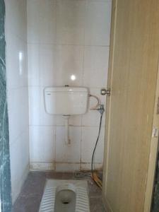 Common Bathroom Image of 500 Sq.ft 1 BHK Apartment / Flat for rent in Haware Citi, Kasarvadavali Thane for Rs. 21000