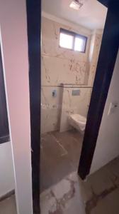 Bathroom Image of 950 Sq.ft 2 BHK Apartment / Flat for sale in Pochanpur Colony New Delhi for Rs. 6000000