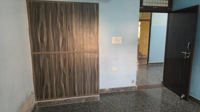 Bedroom Image of 800 Sq.ft 2 BHK Independent House for rent in Nagla Sadola Mathura for Rs. 15000