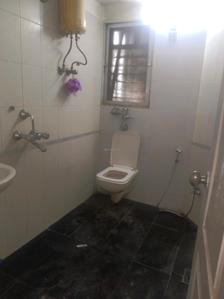 Common Bathroom Image of 980 Sq.ft 3 BHK Apartment / Flat for rent in Evershine Millennium Paradise, Kandivali East Mumbai for Rs. 70000