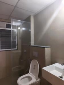 Common Bathroom Image of 1000 Sq.ft 2 BHK Apartment / Flat for rent in Runwal The Central Park, Chinchwad Pune for Rs. 35000