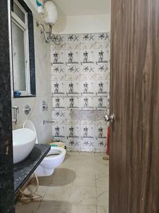 Common Bathroom Image of 955 Sq.ft 2 BHK Apartment / Flat for rent in Ravinanda Skylights, Wagholi Pune for Rs. 25000
