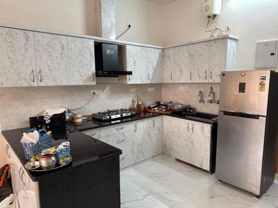 Kitchen Image of 1200 Sq.ft 2 BHK Builder Floor for rent in Shastri Nagar Meerut for Rs. 25000