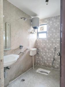 Common Bathroom Image of 1530 Sq.ft 3 BHK Apartment / Flat for rent in CGEWHO Kendriya Vihar, Phi II Greater Noida for Rs. 30000