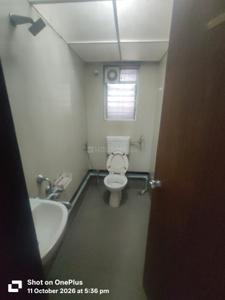 Bathroom Image of 1100 Sq.ft 2 BHK Apartment / Flat for rent in Rahul Park, Warje Pune for Rs. 33000