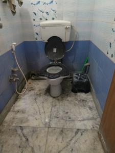 Bathroom Image of 750 Sq.ft 2 BHK Apartment / Flat for rent in Kamdahari Kolkata for Rs. 15000