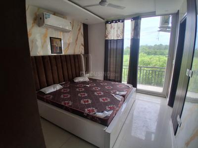 Bedroom Image of 1000 Sq.ft 3 BHK Apartment / Flat for sale in Peer Muchalla Zirakpur for Rs. 5800000