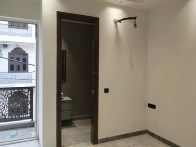 Bedroom Image of 1150 Sq.ft 3 BHK Builder Floor for rent in Pitampura New Delhi for Rs. 55000