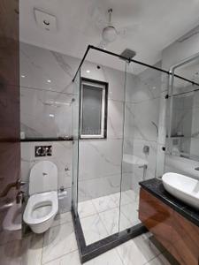 Bathroom Image of 2600 Sq.ft 4 BHK Builder Floor for sale in Ansal Versalia Phase A1, Sector 67 Gurgaon for Rs. 27800000
