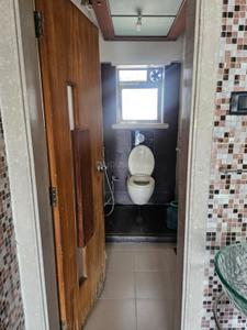 Bathroom Image of 1700 Sq.ft 3 BHK Apartment / Flat for sale in RNA Azzure, Bandra East Mumbai for Rs. 52500000