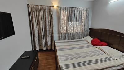 Bedroom Image of 650 Sq.ft 1 BHK Builder Floor for rent in Chittaranjan Park New Delhi for Rs. 35000