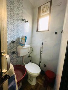 Bathroom Image of 887 Sq.ft 2 BHK Builder Floor for rent in Sultanpur New Delhi for Rs. 26000