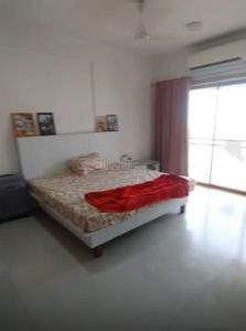 Bedroom Image of 900 Sq.ft 1 BHK Apartment / Flat for rent in Cuffe Parade Mumbai for Rs. 185000