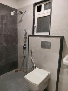 Common Bathroom Image of 860 Sq.ft 2 BHK Apartment / Flat for rent in Jyoti Complex, Goregaon East Mumbai for Rs. 70000