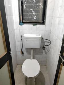 Bathroom Image of 600 Sq.ft 1 BHK Apartment / Flat for rent in Shivaji Nagar Pune for Rs. 25000