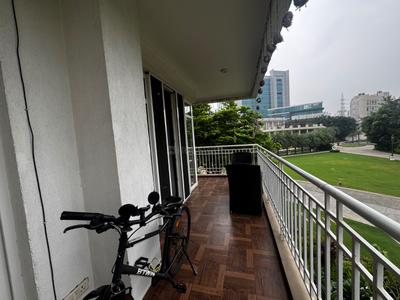 Balcony Image of 2700 Sq.ft 3 BHK Apartment / Flat for sale in Central Park Resorts, Sector 48 Gurgaon for Rs. 75000000