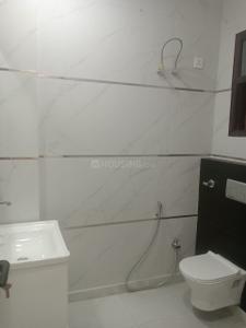 Bathroom Image of 850 Sq.ft 2 BHK Builder Floor for sale in Shalimar Bagh New Delhi for Rs. 13500000