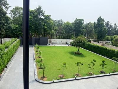 Image of 16200 Sq.ft 5 BHK Farm House for sale in Chhattarpur, New Delhi for Rs. 350000000