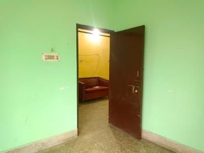 Bedroom Image of 800 Sq.ft 2 BHK Builder Floor for rent in Tollygunge Kolkata for Rs. 10000