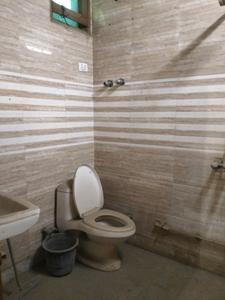 Common Bathroom One Image of 1100 Sq.ft 2 BHK Apartment / Flat for sale in Shalimar Garden Ghaziabad for Rs. 6500000