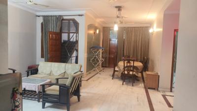 Living Room Image of 1800 Sq.ft 3 BHK Builder Floor for rent in Sector 41 Noida for Rs. 40000